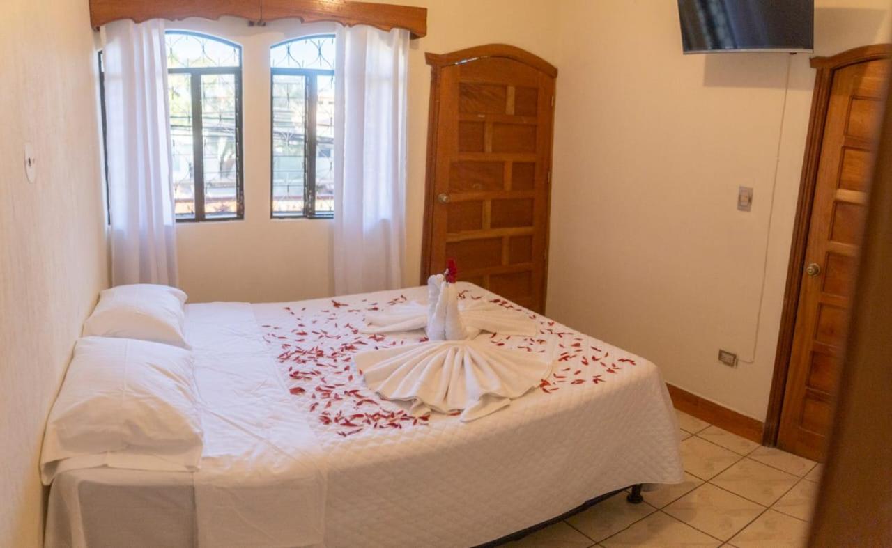 Hotel Los Manantiales Panajachel Eksteriør billede